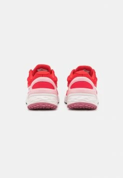 Nike Performance RENEW RUN 3 - Neutral Running Shoes - University Red/pink Glaze/desert Berry/white/summit White/off Noir -Nike Performance store 6761745a36024a85840ddbe53e840e4e