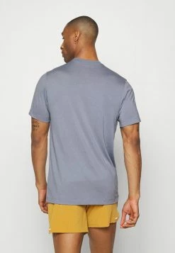 Nike Performance TEE TRAIL - Sports T-shirt - Ashen Slate -Nike Performance store 6ddcbc2154364680bae75c67bccc8d40