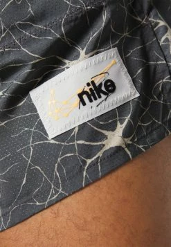 Nike Performance STRIDE DYE - Shorts - Iron Grey/(peach Cream) -Nike Performance store 705082fac0cd4c9d95d4192735586552