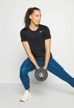 Nike Performance TEE - Sports T-shirt - Black/white -Nike Performance store 7122122c1c074d149d72ee95263fbcd2