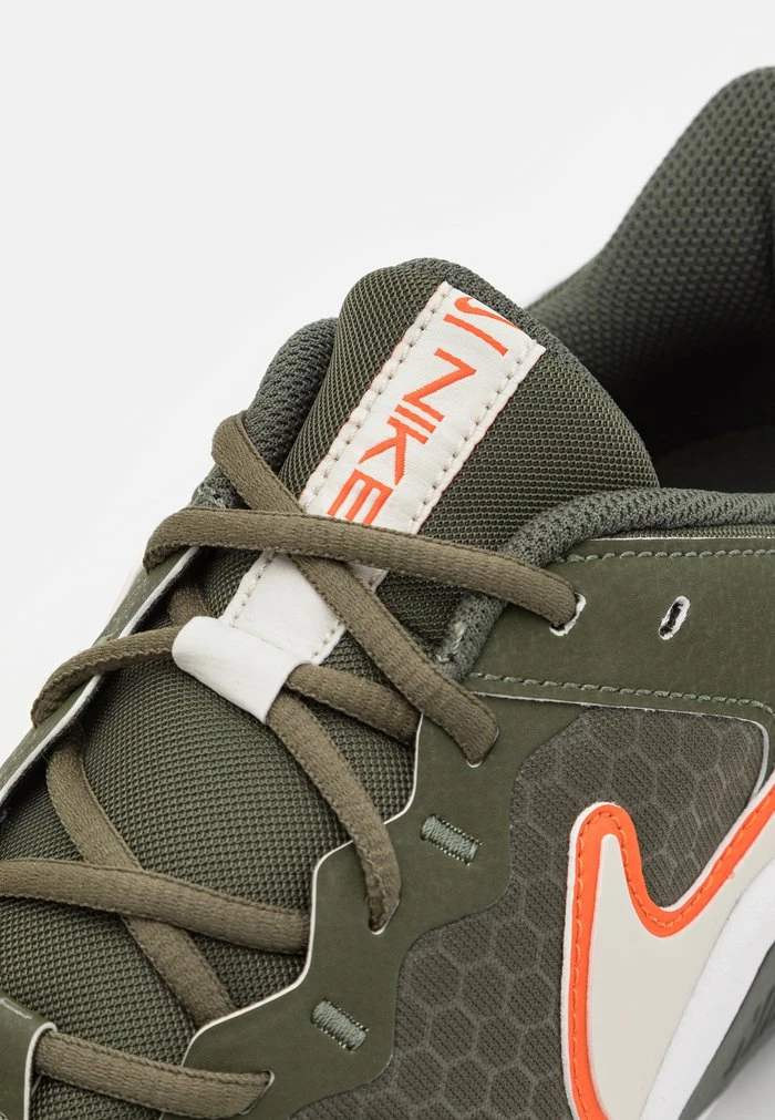 Nike Performance LEGEND ESSENTIAL 2 - Training Shoe - Green/orange 6 Nike Performance LEGEND ESSENTIAL 2 - Training Shoe - Green/orange - Image 6