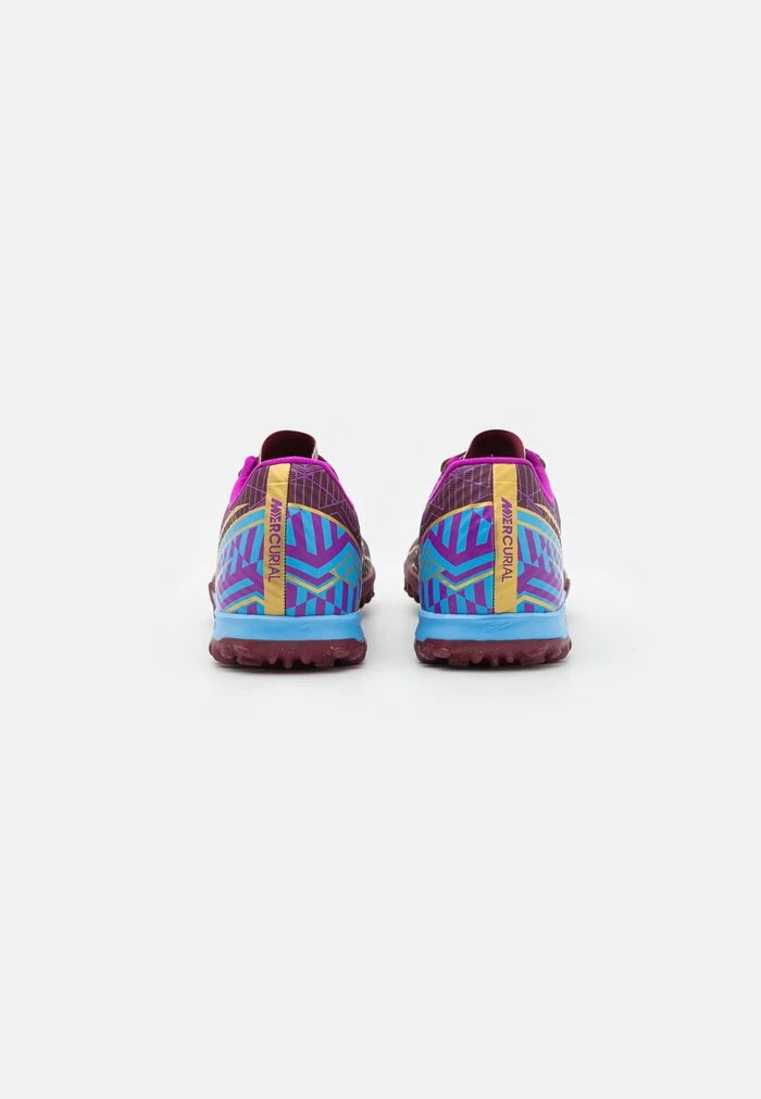 Nike Performance MERCURIAL ZOOM VAPOR 15 ACADEMY KYLIAN MBAPPE TF - Astro Turf Trainers - Dark Beetroot/metallic Vivid Gold 3 Nike Performance MERCURIAL ZOOM VAPOR 15 ACADEMY KYLIAN MBAPPE TF - Astro Turf Trainers - Dark Beetroot/metallic Vivid Gold - Image 3