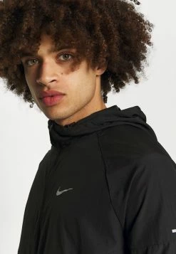 Nike Performance MILER - Running Jacket - Black -Nike Performance store 74b545c9d84241adba5c93b875cb35cc