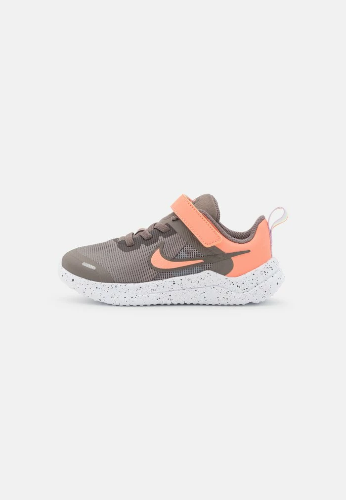 Nike Performance DOWNSHIFTER 12 UNISEX - Neutral Running Shoes - Worn Blue/crimson Bliss/cave Stone/white 1 Nike Performance DOWNSHIFTER 12 UNISEX - Neutral Running Shoes - Worn Blue/crimson Bliss/cave Stone/white