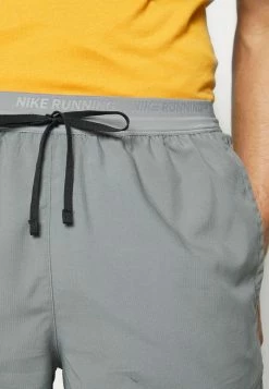 Nike Performance STRIDE - Sports Shorts - Smoke Grey/black/silver 9 Nike Performance STRIDE - Sports Shorts - Smoke Grey/black/silver -Nike Performance store 796e8b43bb7746b1871529ea2a0f9407