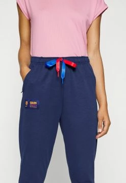 Nike Performance FC BARCELONA TRAVEL PANT - Club Wear - Blue Void/vivid Orange 12 Nike Performance FC BARCELONA TRAVEL PANT - Club Wear - Blue Void/vivid Orange -Nike Performance store 7b48bee554a04fd4a86de6b04d60c72f