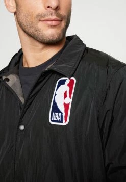 Nike Performance NBA NO TEAM COURTSIDE JACKET - Training Jacket - Black -Nike Performance store 7c97e55efb0f4220a92226cca3e801f4