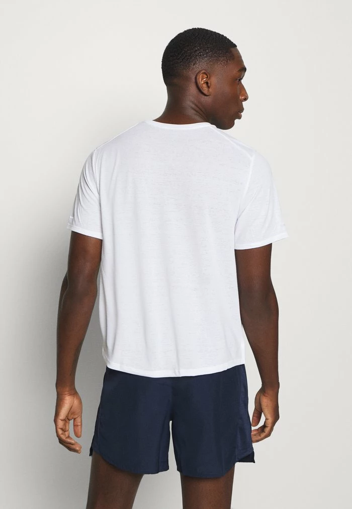 Nike Performance MILER - Sports T-shirt - White/silver 3 Nike Performance MILER - Sports T-shirt - White/silver - Image 3