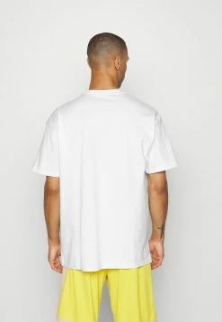 Nike Performance TEE - Print T-shirt - White -Nike Performance store 7f4d8d4c7d2f49a3aa87e400a837b3e5