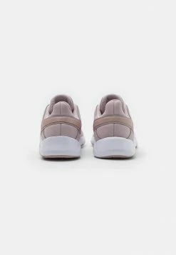 Nike Performance LEGEND ESSENTIAL - Training Shoe - Platinum Violet/desert Berry/stone Mauve/white -Nike Performance store 7fdff3397010460b96dcf14864ea8061