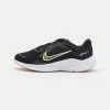 Nike Performance WMNS QUEST 5 - Neutral Running Shoes - Black/mint Foam/white/burgundy Crush/gum Med Brown