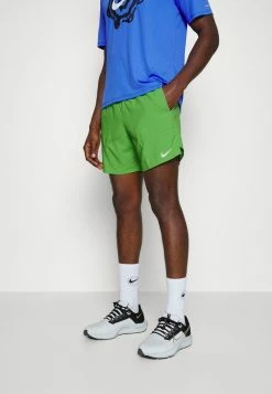 Nike Performance STRIDE - Sports Shorts - Chlorophyll/vivid Green/reflective Silver -Nike Performance store 82bce1e1ca69405eb6c774141bfb8c76