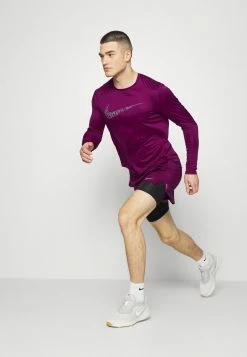 Nike Performance MILER - Sports T-shirt - Sangria -Nike Performance store 848c8f3f78524817ad15c1d1eba4c2e0