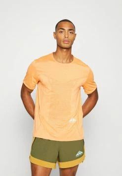 Nike Performance TRAIL RISE 365 - Sports T-shirt - Orange Trance/coconut Milk