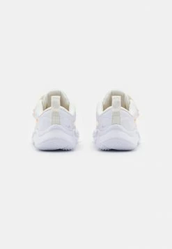 Nike Performance STAR RUNNER 3 UNISEX - Neutral Running Shoes - Phantom/multi-color/white/university Gold -Nike Performance store 8831418b5f2d4a2b8e344bbfd66042cb