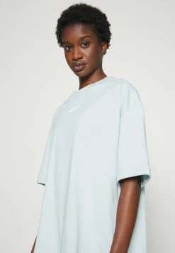 Nike Performance PARIS ST GERMAIN - Print T-shirt - Aura/white -Nike Performance store 8b4f635c97e34510b3d00fc5d534be07