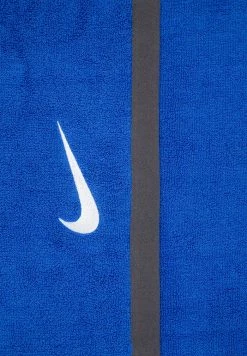Nike Performance FUNDAMENTAL - Towel - Varsity Royal/white -Nike Performance store 8f59be5509a04caca76d35ff0a41b6d4