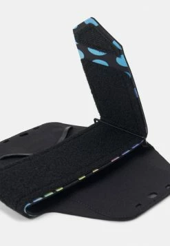 Nike Performance LEAN ARM BAND - Other Accessories - Black/dynamic Turq/silver -Nike Performance store 90a8ea146125499eaaa1f6aef82ec3ab