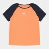 Nike Performance VICTORY - Print T-shirt - Peach Cream/obsidian/white