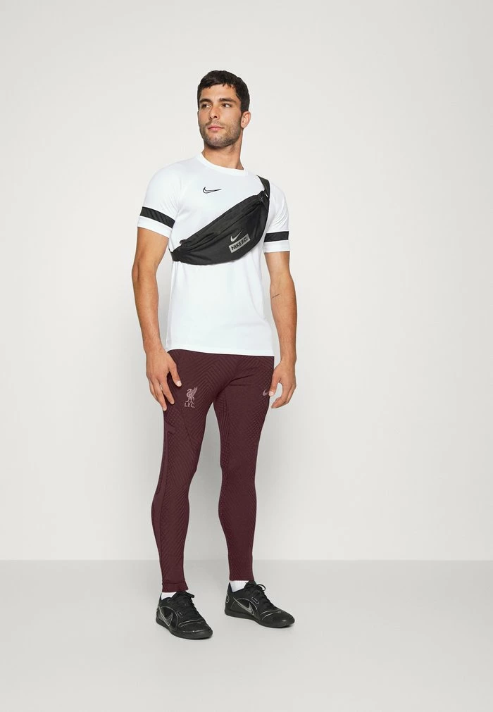 Nike Performance LIVERPOOL FC STRIKE ELITE PANT - Leggings - Burgundy Crush/siren Red 2 Nike Performance LIVERPOOL FC STRIKE ELITE PANT - Leggings - Burgundy Crush/siren Red - Image 2