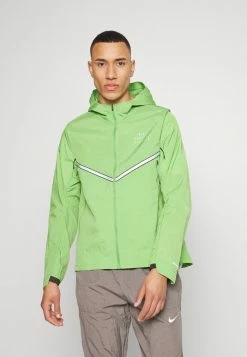 Nike Performance TRANSIT - Running Jacket - Chlorophyll/silver -Nike Performance store 97a8e1c2c5184b678684b8f768cf3d9a