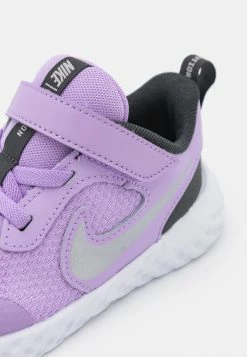 Nike Performance REVOLUTION 5 UNISEX - Neutral Running Shoes - Lilac/metallic Silver/dark Smoke Grey/white -Nike Performance store 990781aef641442a8bc718827657f581