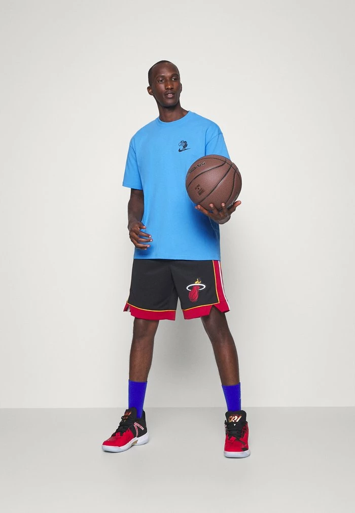 Nike Performance TEE SUSTAINABLE - Print T-shirt - University Blue 2 Nike Performance TEE SUSTAINABLE - Print T-shirt - University Blue - Image 2