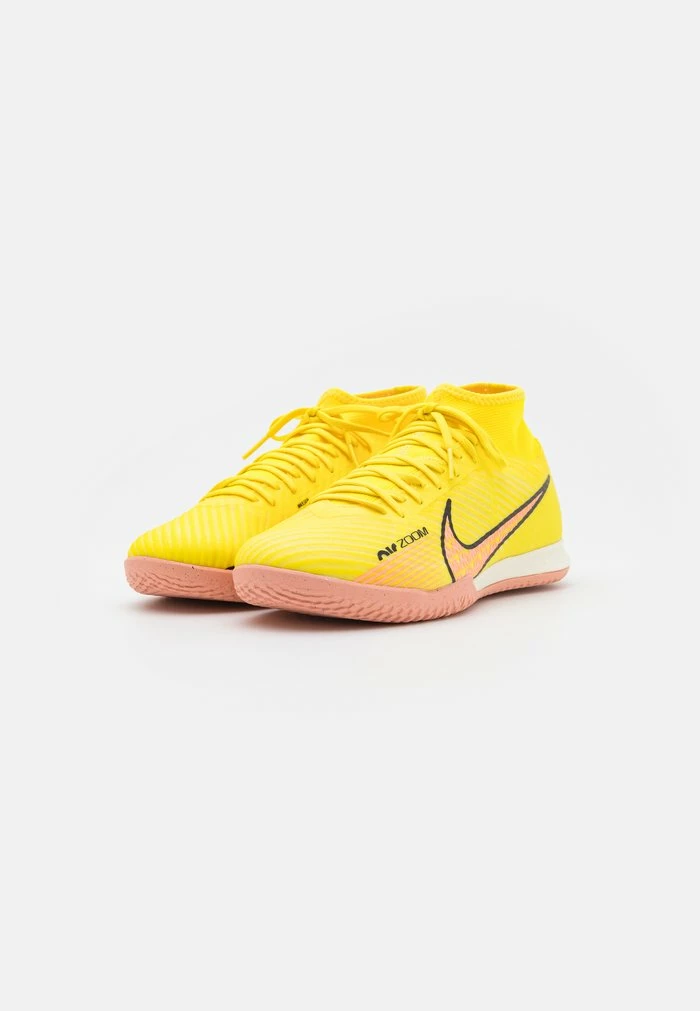Nike Performance MERCURIAL ZOOM 9 ACADEMY IC - Indoor Football Boots - Yellow Strike/sunset Glow/coconut Milk 2 Nike Performance MERCURIAL ZOOM 9 ACADEMY IC - Indoor Football Boots - Yellow Strike/sunset Glow/coconut Milk - Image 2