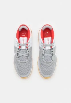 Nike Performance AIR MAX ALPHA - Training Shoe - Light Smoke Grey/white/chile Red/yellow -Nike Performance store 9c0f588bbd20430ca9e4c0069e0a5868