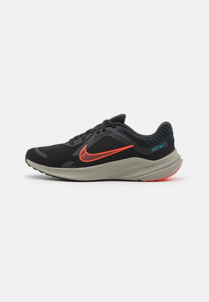 Nike Performance QUEST 5 - Neutral Running Shoes - Black/crimson/cobblestone/laser Blue 1 Nike Performance QUEST 5 - Neutral Running Shoes - Black/crimson/cobblestone/laser Blue