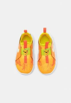 Nike Performance NIKE FLEX RUNNER 2 LIL TDV UNISEX - Neutral Running Shoes - Kumquat/white/atomic Green/university Gold -Nike Performance store 9d33f4d60eeb49bdabff55fee2545239