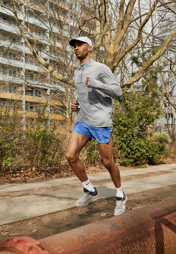 Nike Performance STRIDE - Sports Shorts - Medium Blue/silver 1 Nike Performance STRIDE - Sports Shorts - Medium Blue/silver