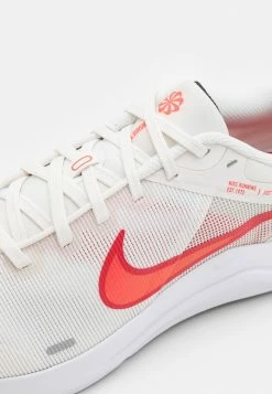 Nike Performance W DOWNSHIFTER 12 - Neutral Running Shoes - Phantom/universal Red/white/bright Crimson/off Noir -Nike Performance store 9f1c48bc50e046508c679810e7a9b63c