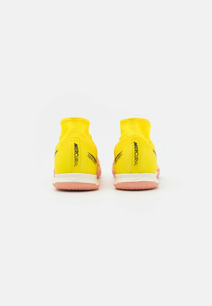Nike Performance MERCURIAL ZOOM 9 ACADEMY IC - Indoor Football Boots - Yellow Strike/sunset Glow/coconut Milk 3 Nike Performance MERCURIAL ZOOM 9 ACADEMY IC - Indoor Football Boots - Yellow Strike/sunset Glow/coconut Milk - Image 3