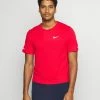Nike Performance MILER - Sports T-shirt - University Red/reflective Silver