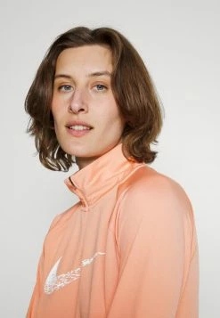 Nike Performance RUN - Long Sleeved Top - Light Madder Root -Nike Performance store a2e2c827a7794f56ac30410dc193e706