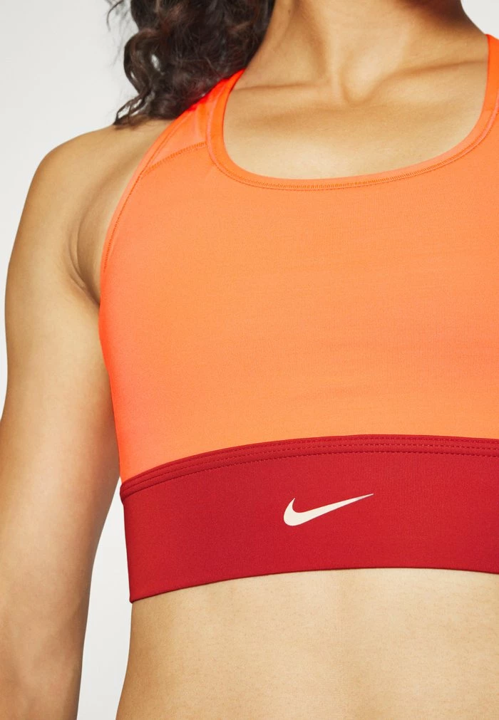 Nike Performance BRA - Medium Support Sports Bra - Bright Crimson/cinnabar/sand Drift 6 Nike Performance BRA - Medium Support Sports Bra - Bright Crimson/cinnabar/sand Drift - Image 6