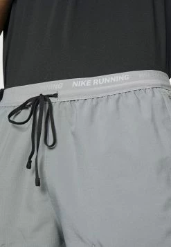 Nike Performance STRIDE - Sports Shorts - Smoke Grey/black -Nike Performance store a5d34fd41021484798c3b2d356691237