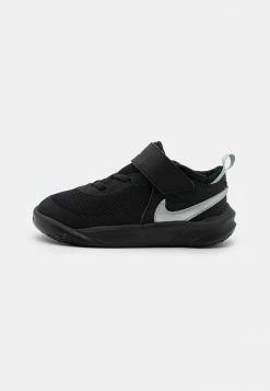 Nike Performance TEAM HUSTLE 10 UNISEX - Basketball Shoes - Black/metallic Silver/volt/white