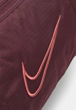Nike Performance GYM CLUB - Sports Bag - Burgundy Crush/canyon Rust -Nike Performance store a6c91f3f042e43fc86381ac6e8137ed0