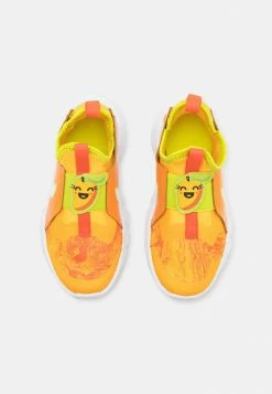 Nike Performance FLEX RUNNER 2 LIL UNISEX - Neutral Running Shoes - Kumquat/white/atomic Green/university Gold -Nike Performance store a773c2bfce334926810241630863b8d9