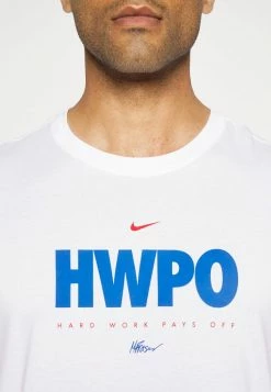 Nike Performance NIKE HWPO TEE - Sports T-shirt - White/university Red -Nike Performance store aaf7e2fef7a94bd4ba8fe110d9f98d89