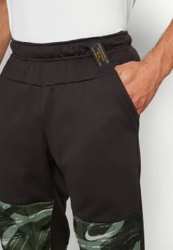 Nike Performance PANT TAPER CAMO - Tracksuit Bottoms - Velvet Brown/coconut Milk -Nike Performance store ab94276c91694d95aef9406ad5b3adae