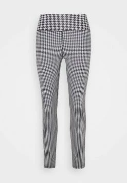 Nike Performance ONE 7/8 - Leggings - White/black 9 Nike Performance ONE 7/8 - Leggings - White/black -Nike Performance store ac2c8bf5c04c4ce2835b9beb8fad74d7