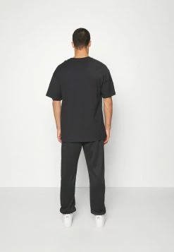 Nike Performance NBA LOS ANGELES LAKERS SPOTLIGHT PANT - Tracksuit Bottoms - Black -Nike Performance store acc4b15642eb4d9abdbc10a56e18970c