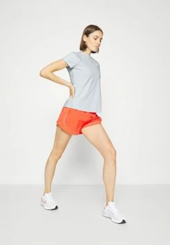 Alternative view of Nike Performance RUN - Sports T-shirt - Football Grey/black