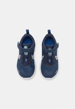 Nike Performance DOWNSHIFTER 12 NN TDV UNISEX - Neutral Running Shoes - Midnight Navy/game Royal/white 9 Nike Performance DOWNSHIFTER 12 NN TDV UNISEX - Neutral Running Shoes - Midnight Navy/game Royal/white -Nike Performance store b0a68a9275d34f00a3e8381c5ff00855