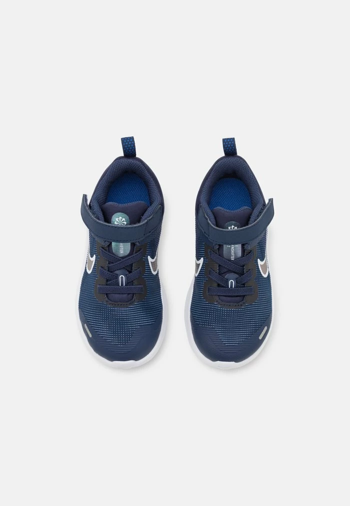 Nike Performance DOWNSHIFTER 12 NN TDV UNISEX - Neutral Running Shoes - Midnight Navy/game Royal/white 4 Nike Performance DOWNSHIFTER 12 NN TDV UNISEX - Neutral Running Shoes - Midnight Navy/game Royal/white - Image 4