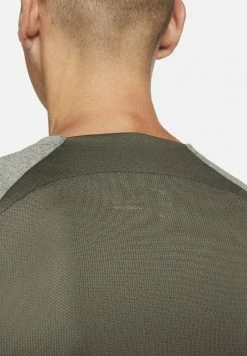 Nike Performance ACADEMY TOP - Sports T-shirt - Gruenweiss -Nike Performance store b0bc11f4f3064a6dbefd9c8faa21623e