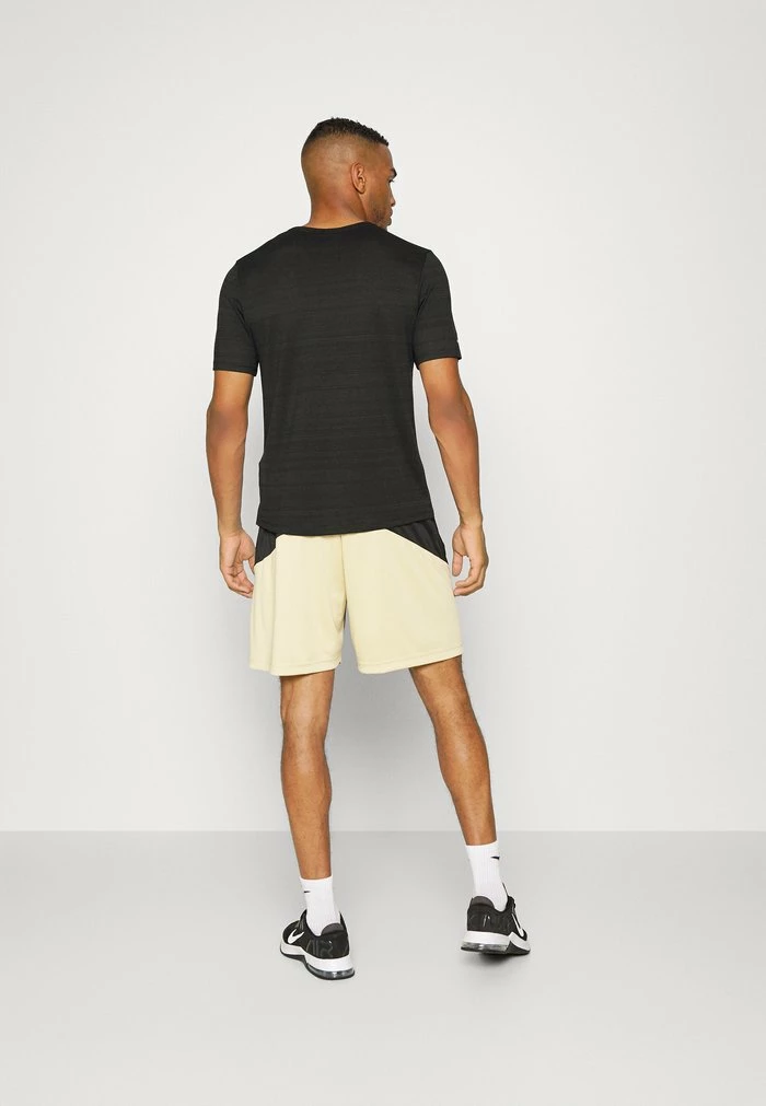 Nike Performance NFL NEW ORLEANS MENS DRI FIT SHORT - Sports Shorts - Black/team Gold 3 Nike Performance NFL NEW ORLEANS MENS DRI FIT SHORT - Sports Shorts - Black/team Gold - Image 3